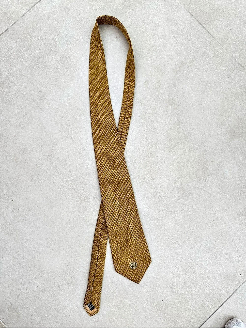 Vintage Gianni Versace Silk Tie – Gold Herringbone